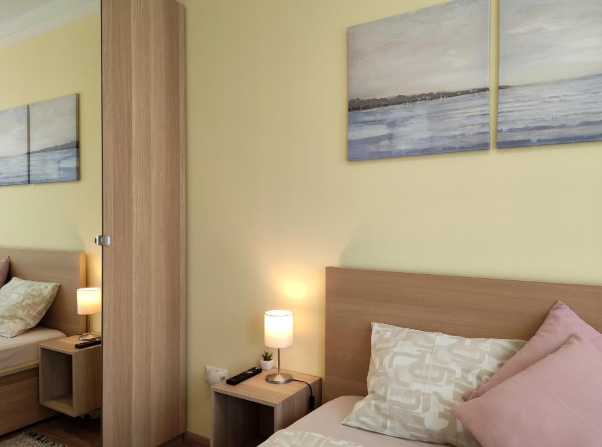 Fecskefészek Apartman Keszthely Esterno foto