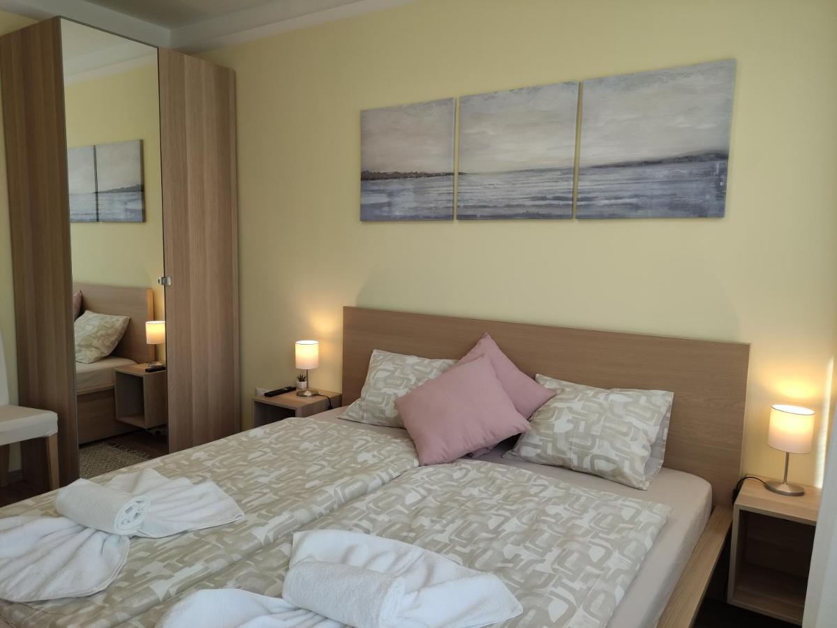 Fecskefészek Apartman Keszthely Esterno foto