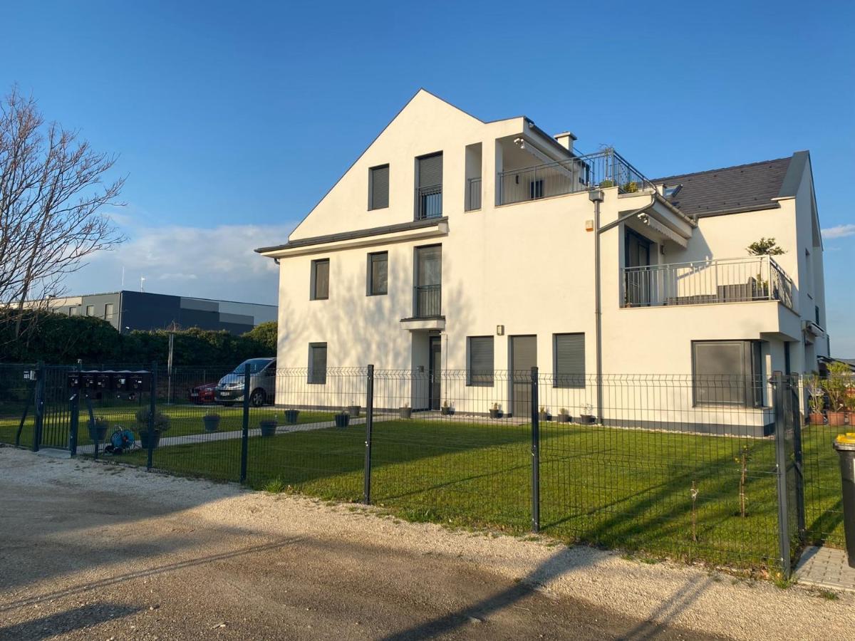 Fecskefészek Apartman Keszthely Esterno foto