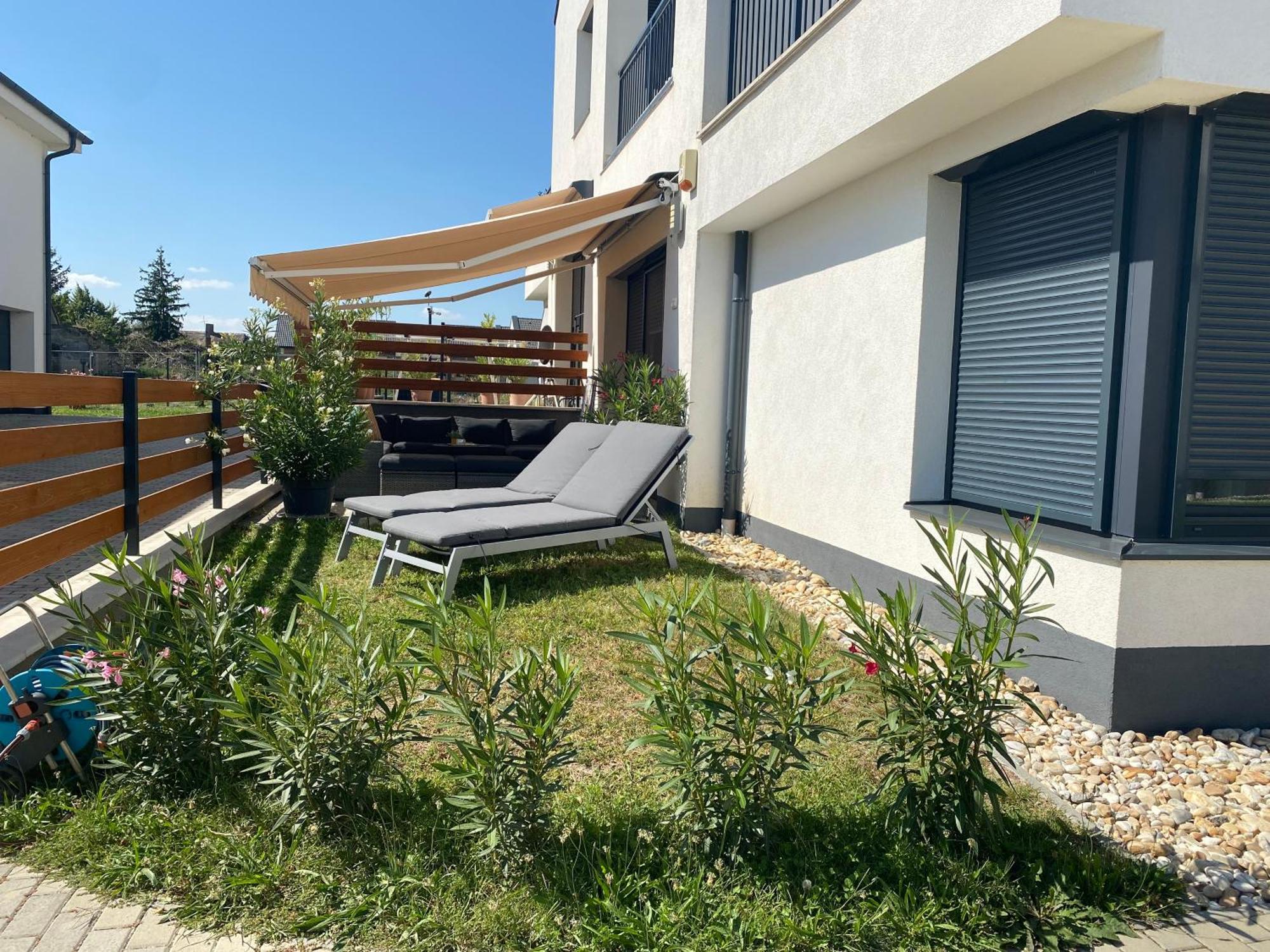Fecskefészek Apartman Keszthely Esterno foto