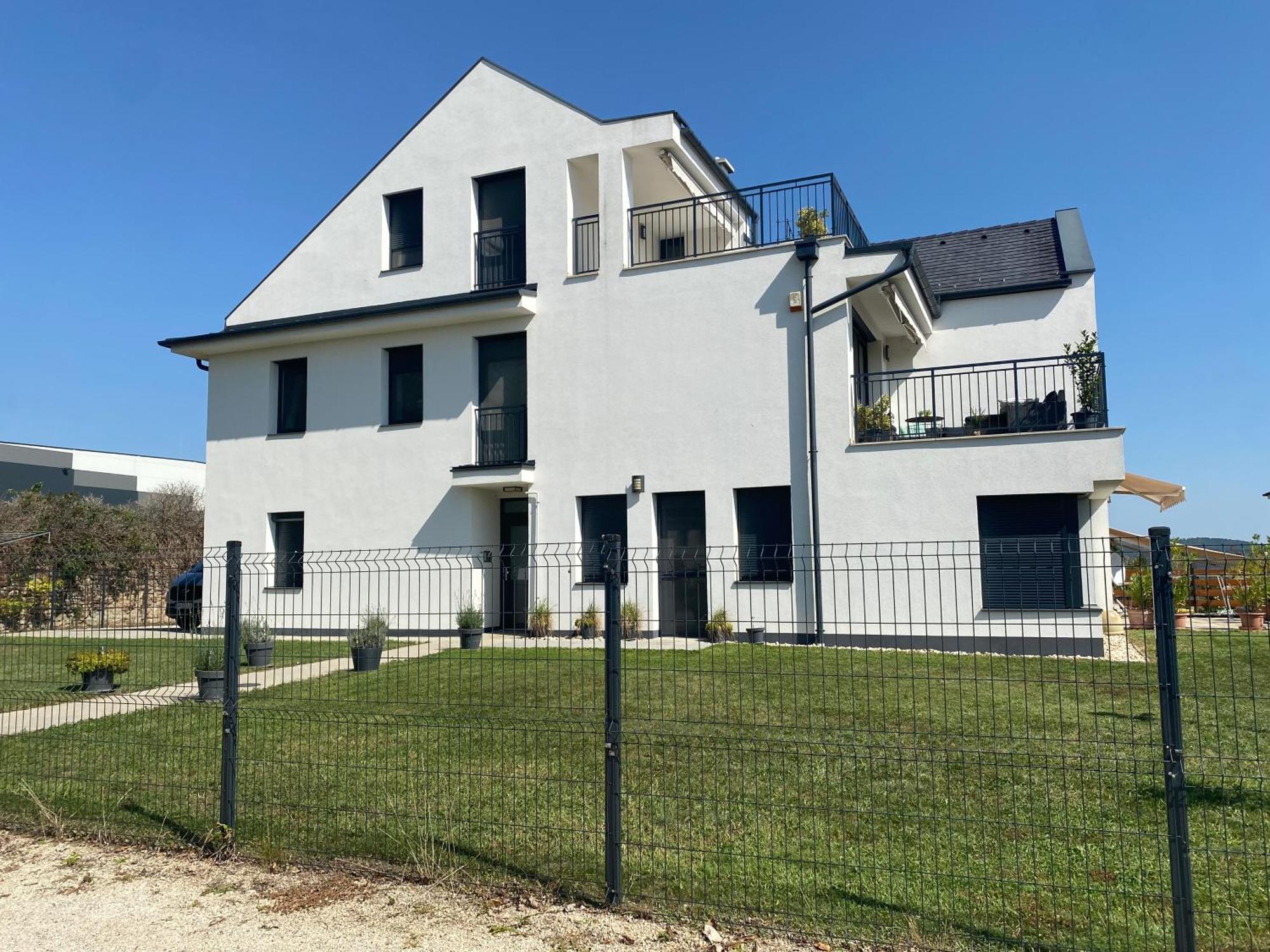 Fecskefészek Apartman Keszthely Esterno foto